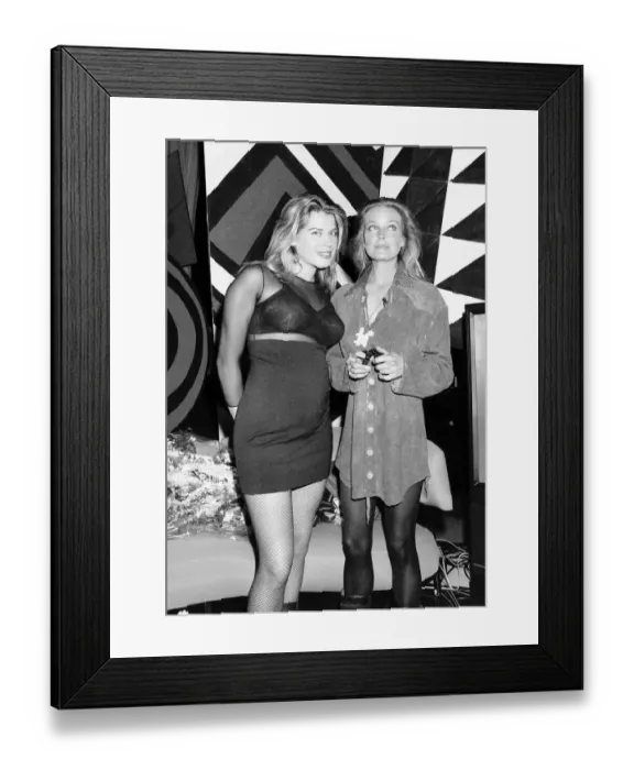 Framed Print : Amanda De Cadenet and Bo Derek who was presented with the WEorst Actress Award on