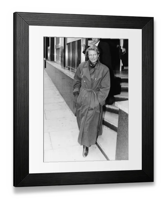 Framed Print : Georgina Bronfman wife of the Worlds richest Brewer leaves Court after Lorenzo Ricciardi