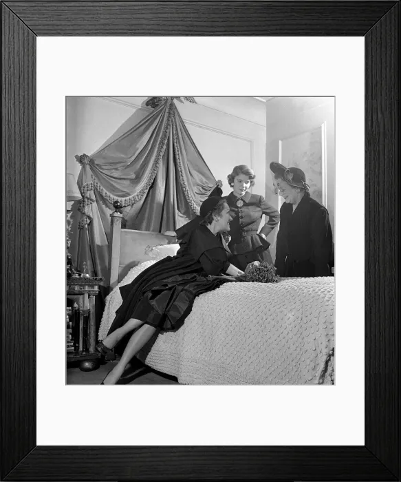 Framed Print : Actress Gloria Swanson No. 10 farm Street, Mayfair, London where her daughter Michelle Framed Print : Actress Gloria Swanson No. 10 farm Street, Mayfair, London where her daughter Michelle