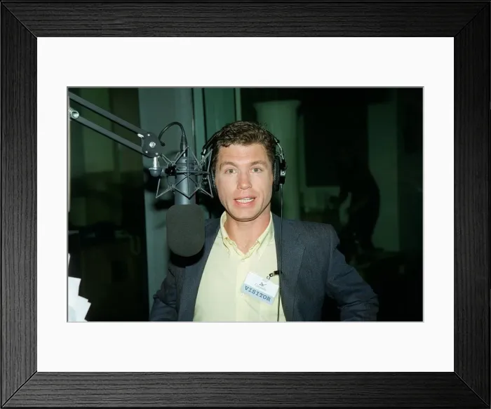 Framed Print : Lee Evans Comedian / Actor October 98 At Capital radio wearing headphones Framed Print : Lee Evans Comedian / Actor October 98 At Capital radio wearing headphones