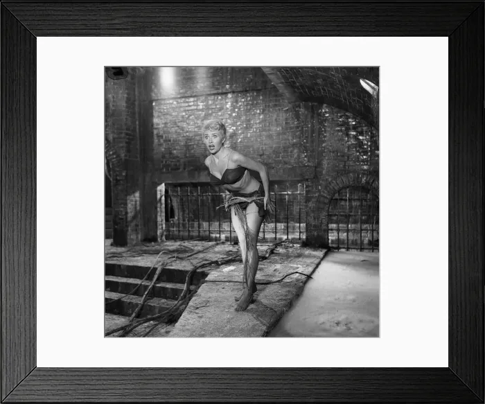 Framed Print : Actress Vera Day on set at Twickenham Studio making the horror film Womaneater