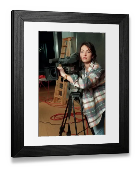 Framed Print : Anna Maclay Actress November 96 Actress who stars as Annie Osborne in Canary Wharf
