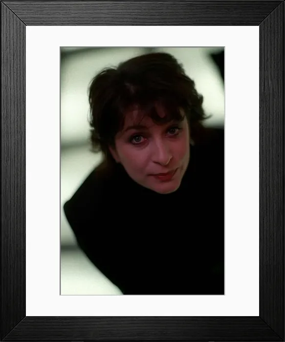Framed Print : Caroline Quentin Actress April 1998 Who is staring in a new BBC comedy series Kiss Framed Print : Caroline Quentin Actress April 1998 Who is staring in a new BBC comedy series Kiss