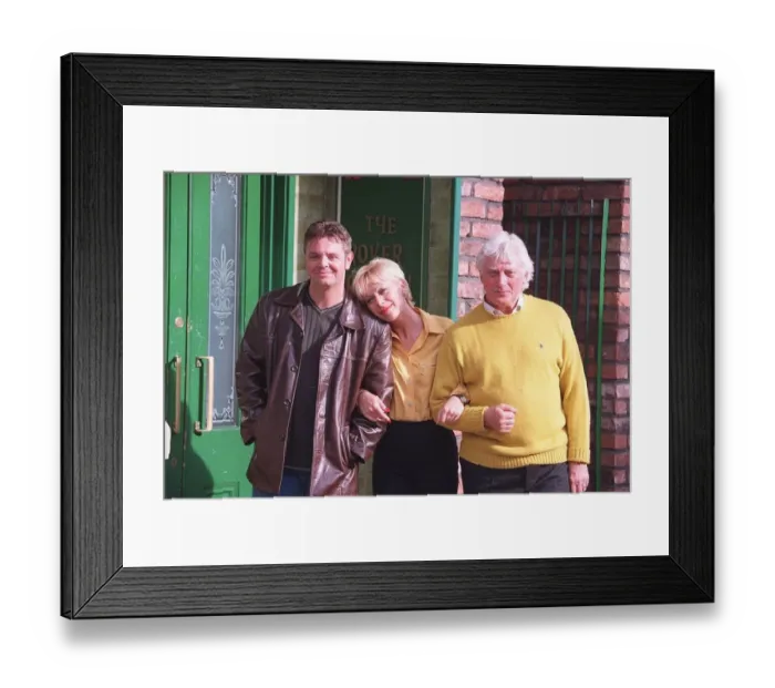 Framed Print : Phil Middlemiss Coronation Street actor October 1998 with colleague Denise Welch