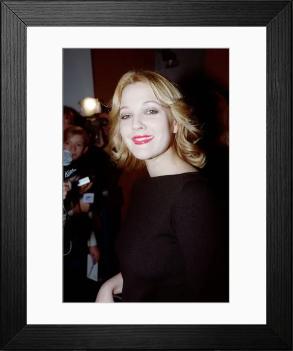 Framed Print : Drew Barrymore Actress September 98 Arriving for the premiere of her new film