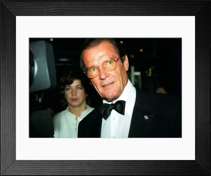 Framed Print : Roger Moore Actor July 98 Arriving for the premiere of Doctor Doolittle