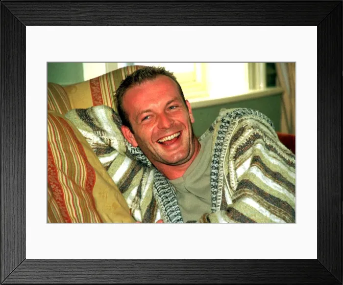 Framed Print : Hugo Speer Full Monty actor in Soho London June 1998 Framed Print : Hugo Speer Full Monty actor in Soho London June 1998