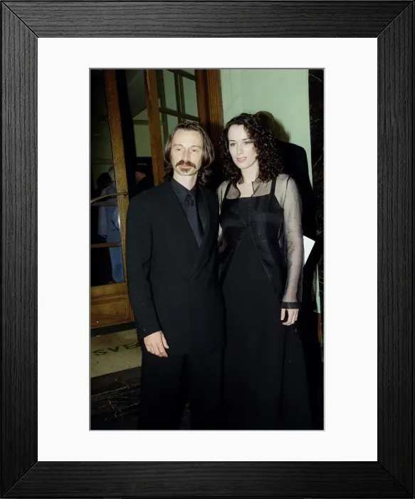 Framed Print : Robert Carlyle Actor April 98 Star of the Full Monty arriving for the BAFT Aawards Framed Print : Robert Carlyle Actor April 98 Star of the Full Monty arriving for the BAFT Aawards