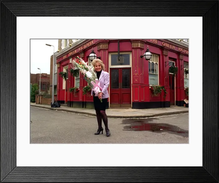 Framed Print : Barbara Windsor Actress March 98 Holding a bunch of flowers on the Easenders set Framed Print : Barbara Windsor Actress March 98 Holding a bunch of flowers on the Easenders set