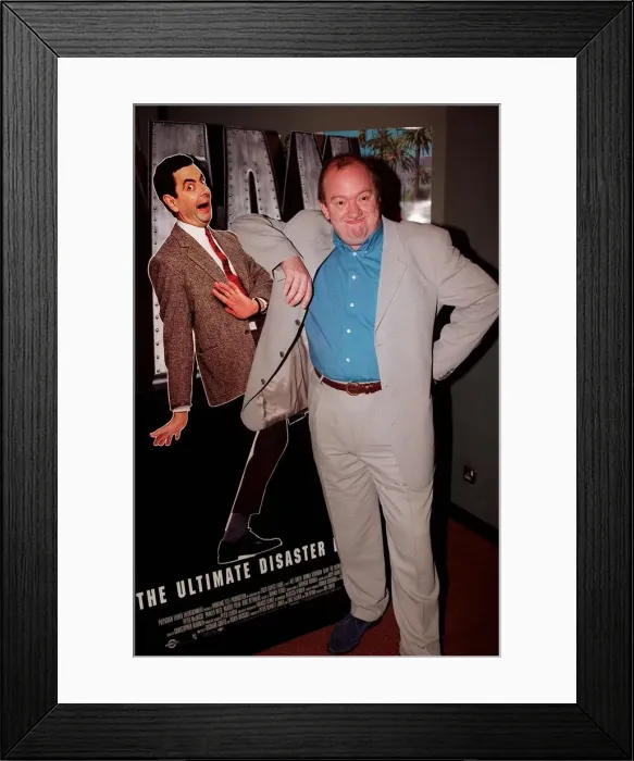 Framed Print : Mel Smith Comedian at premiere of film Mr Bean August 1997 Framed Print : Mel Smith Comedian at premiere of film Mr Bean August 1997