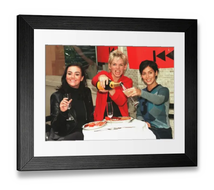 Framed Print : Zoe Ball DJ celebrates her first solo Breakfast Show 1998 with Natalie Imbruglia Framed Print : Zoe Ball DJ celebrates her first solo Breakfast Show 1998 with Natalie Imbruglia