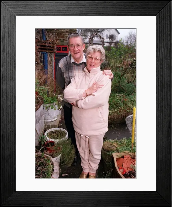 Framed Print : Bryan Mosley actor December 1998 dancing with wife Norma in their garden Framed Print : Bryan Mosley actor December 1998 dancing with wife Norma in their garden