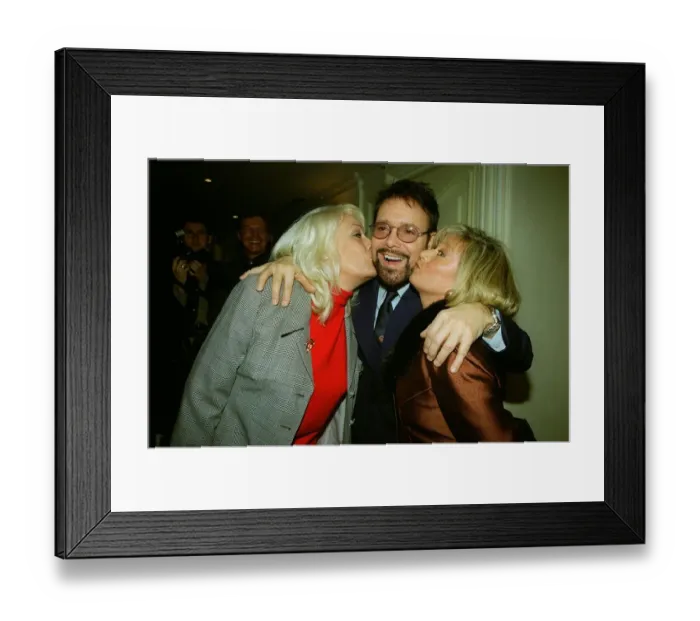 Framed Print : Singer Cliff Richard receives a kss on the cheek from Eastenders actress Wendy Richard Framed Print : Singer Cliff Richard receives a kss on the cheek from Eastenders actress Wendy Richard