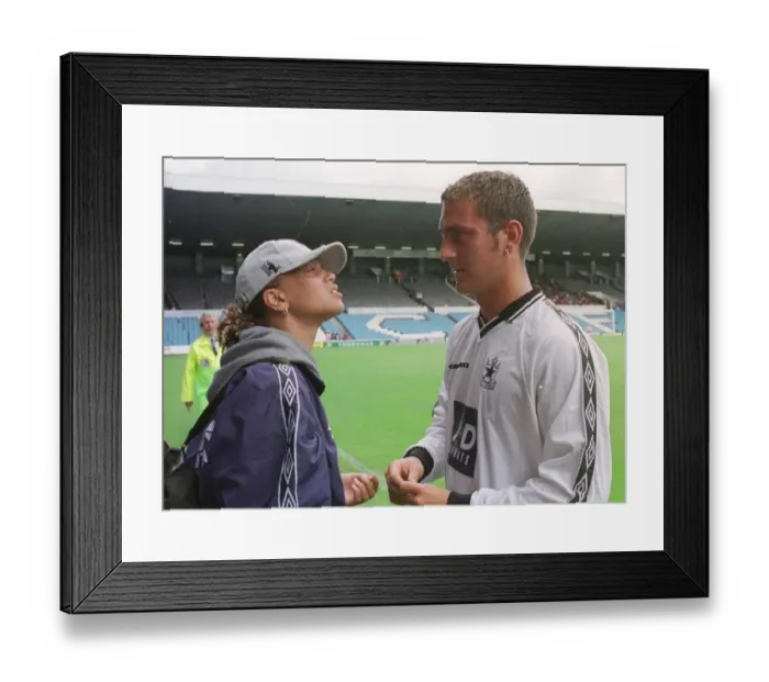 Framed Print : Actress Angela Griffin July 1998 with boyfriend Will Mellor watching the Coronation Framed Print : Actress Angela Griffin July 1998 with boyfriend Will Mellor watching the Coronation
