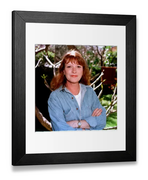 Framed Print : Lynn Dalby actress ex Emmerdale Farm October 1997 Framed Print : Lynn Dalby actress ex Emmerdale Farm October 1997