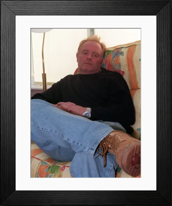 Framed Print : Bruce Jones actor who plays Les battersby August 1998 in television programme Framed Print : Bruce Jones actor who plays Les battersby August 1998 in television programme