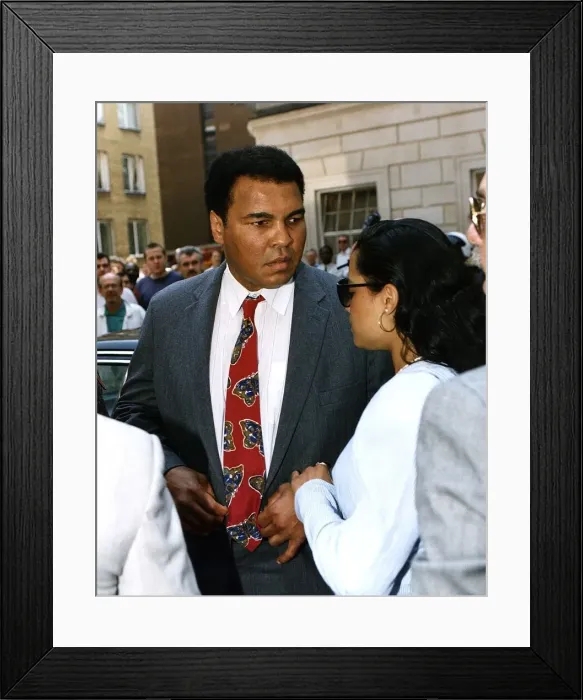 Framed Print : Muhammad Ali former Heavyweight Boxing World Champion Framed Print : Muhammad Ali former Heavyweight Boxing World Champion