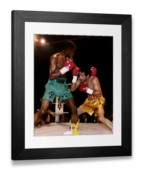 Framed Print : Duke McKenzie Boxing left Beats Canizales for World title fight