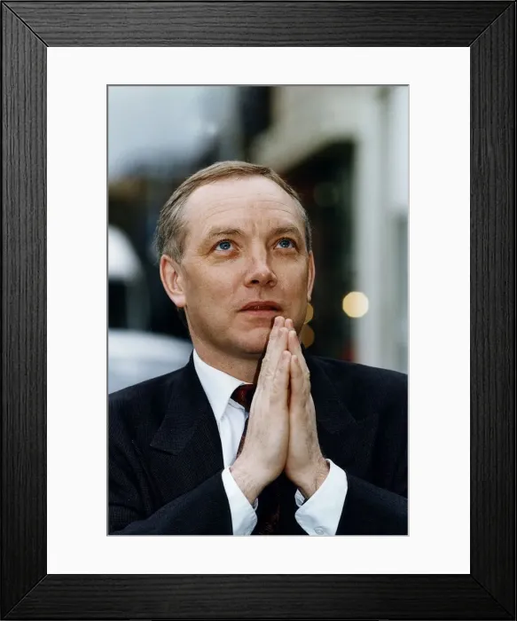Framed Print : Frank Maloney Lennox Lewises boxing manager prays for fight against Evander Holyfield Framed Print : Frank Maloney Lennox Lewises boxing manager prays for fight against Evander Holyfield