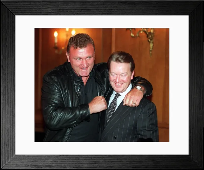Framed Print : Joe Bugner with promoter Frank Warren before his fight with Scott Welch in Berlin Framed Print : Joe Bugner with promoter Frank Warren before his fight with Scott Welch in Berlin