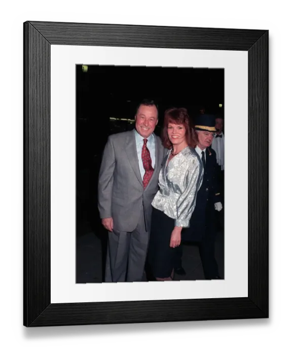 Framed Print : Bill Treacher actor with wife Eastenders cast dinner A©Mirrorpix