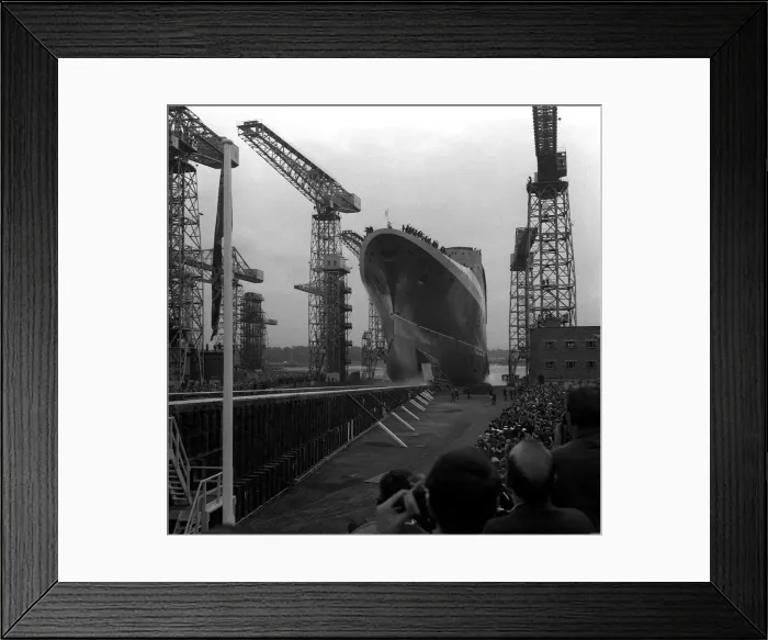 Framed Print : The launch of the QE2 ship at Clyde shipyard in September 1967 Framed Print : The launch of the QE2 ship at Clyde shipyard in September 1967