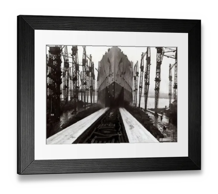 Framed Print : The Launch of the Queen Mary liner at John Brown Shipyard on the River Clyde in Scotland