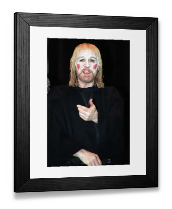 Framed Print : Richard Harris actor in costume A©Mirrorpix Framed Print : Richard Harris actor in costume A©Mirrorpix