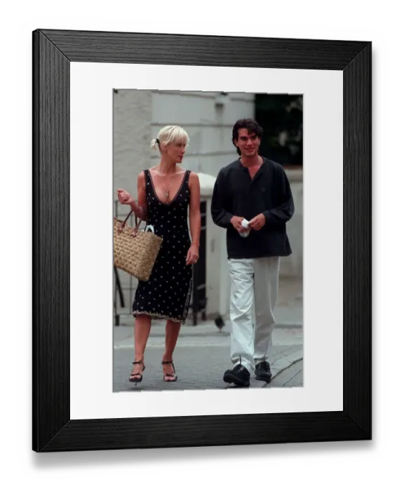 Framed Print : Paula Yates TV Presenter August 1998 Walkng down street with her new lover Kingsley