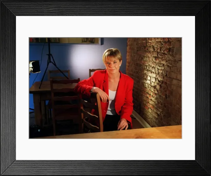 Framed Print : Juliet Morris TV Presenter December 1998 At home sitting on chair A©mirrorpix Framed Print : Juliet Morris TV Presenter December 1998 At home sitting on chair A©mirrorpix