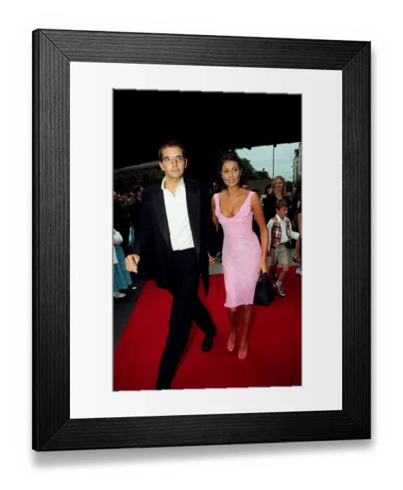 Framed Print : Melaine Sykes Model  /  TV Presenter July 1998 Arriving for the premiere of Doctor