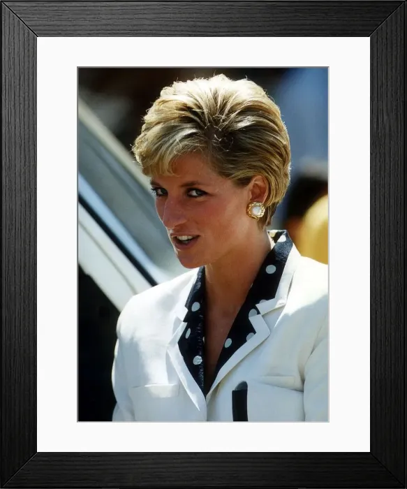 Framed Print : Princess Diana at the Royal National Orthopaedic Hospital in Stanmore, North London