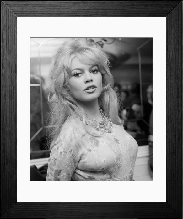 Framed Print : Brigitte Bardot, arrives in London, Thursday 9th April 1959 Framed Print : Brigitte Bardot, arrives in London, Thursday 9th April 1959