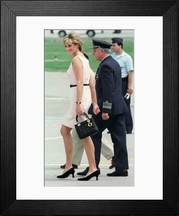 Framed Print : Diana, Princess of Wales on her four day visit to Argentina in her role as goodwill Framed Print : Diana, Princess of Wales on her four day visit to Argentina in her role as goodwill