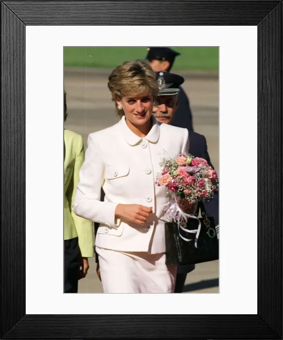 Framed Print : Diana, Princess of Wales on her four day visit to Argentina in her role as goodwill Framed Print : Diana, Princess of Wales on her four day visit to Argentina in her role as goodwill