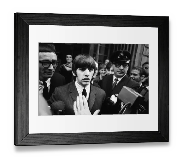 Framed Print : Ringo Starr leaves University College Hospital, London after having his tonsils removed Framed Print : Ringo Starr leaves University College Hospital, London after having his tonsils removed
