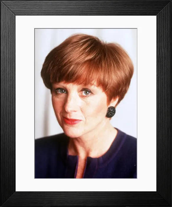 Framed Print : Anne Robinson TV presenter A©mirrorpix Framed Print : Anne Robinson TV presenter A©mirrorpix