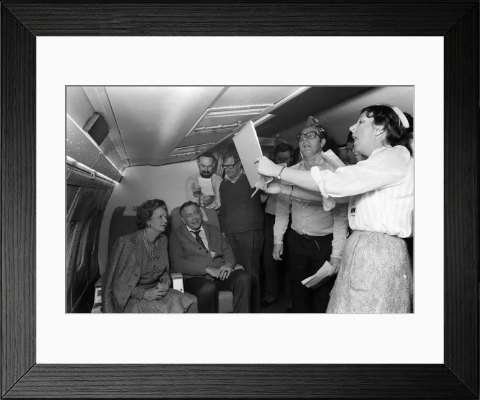 Framed Print : Margaret Thatcher British Prime Minister - December 1984 relaxes at an impromptu Framed Print : Margaret Thatcher British Prime Minister - December 1984 relaxes at an impromptu