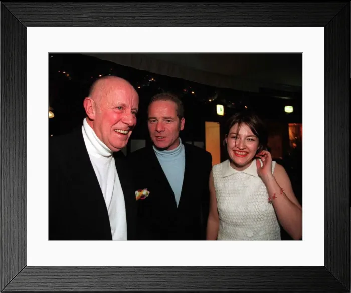 Framed Print : Richard Wilson actor December 1998, with fellow actors Peter Mullen and Kelly AcDonald