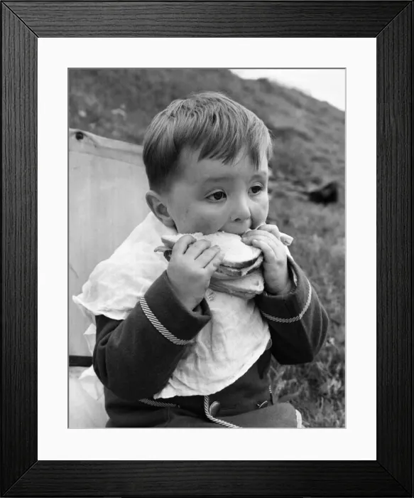 Framed Print : Butty Boy Having a day out with the family from their Hammersmith home is two Framed Print : Butty Boy Having a day out with the family from their Hammersmith home is two