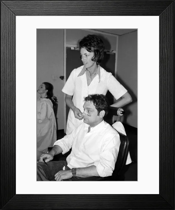 Framed Print : David Jason Actor - September 1974 with a stylist Framed Print : David Jason Actor - September 1974 with a stylist