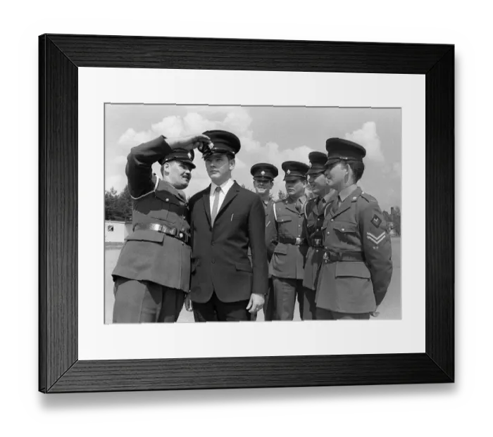 Framed Print : New recruit Allan with (l-r) 35 yo Sgt. Bill McDougall, 26yo trooper Andrew McDougall