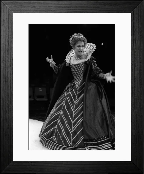 Framed Print : Helen Mirren in Duchess of Malfi theatre play, March 1981 Framed Print : Helen Mirren in Duchess of Malfi theatre play, March 1981