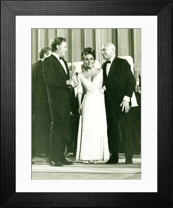 Framed Print : Elizabeth Taylor and Richard Taylor and Yul Brynner at the Italian Oscars at Taormina Framed Print : Elizabeth Taylor and Richard Taylor and Yul Brynner at the Italian Oscars at Taormina