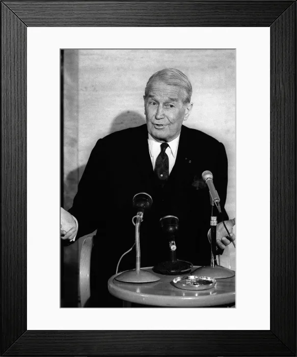Framed Print : Maurice Chevalier Actor - Feb 1968 at a Press Conference at the Lincoln Room