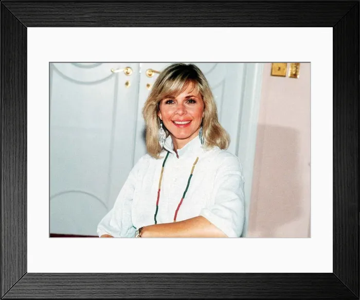 Framed Print : Lindsay Wagner Film Actress July 1988 Dbase MSI