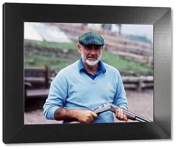 Sean Connery clay shooting at Gleneagles in Scotland - June 1988 MSI