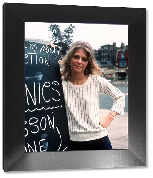 Lindsay Wagner actress as the Bionic Woman - June 1976 dbase msi
