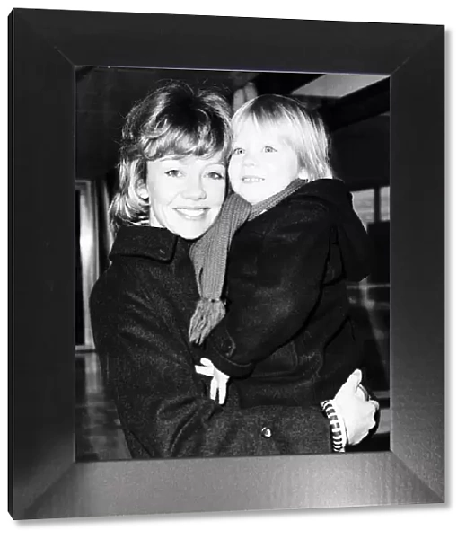 Hayley Mills Film Actress off to America with her son Crispian Dbase MSI