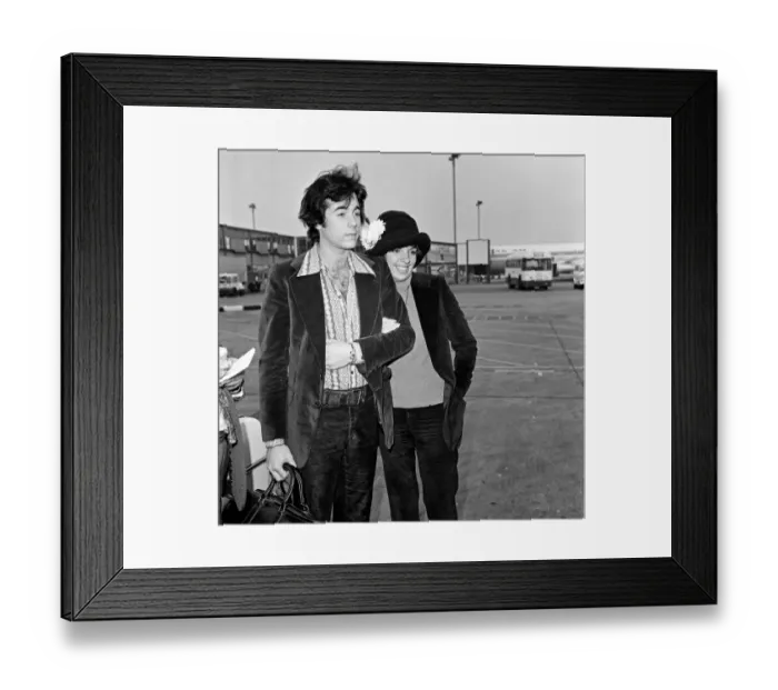 Framed Print : Liza Minnelli with Desi Arnaz Jnr. 20th March 1973. Dbase MSI